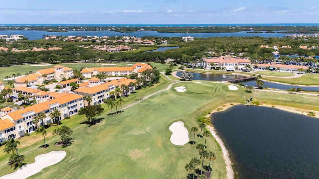 For Sale: $639,000 (3 beds, 3 baths, 2120 Square Feet)