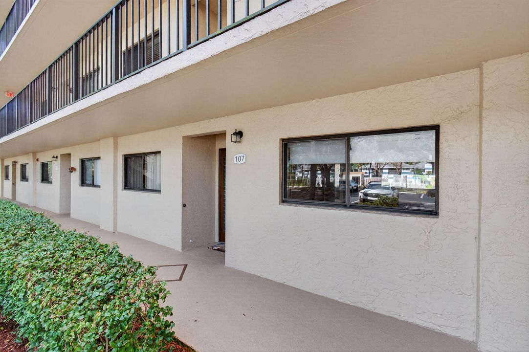 For Sale: $189,900 (2 beds, 2 baths, 1362 Square Feet)