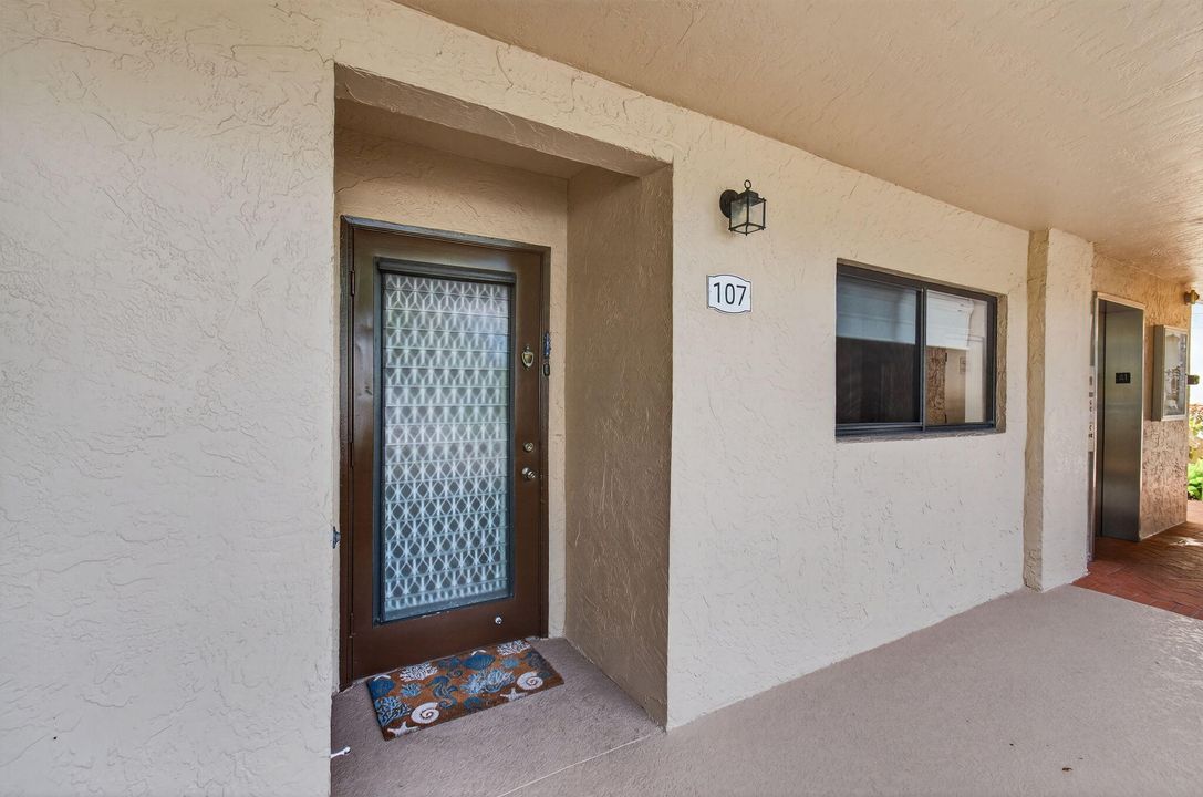 For Sale: $189,900 (2 beds, 2 baths, 1362 Square Feet)