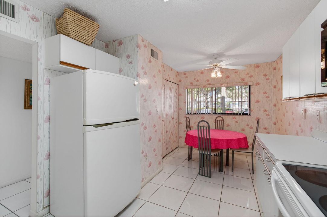 For Sale: $189,900 (2 beds, 2 baths, 1362 Square Feet)