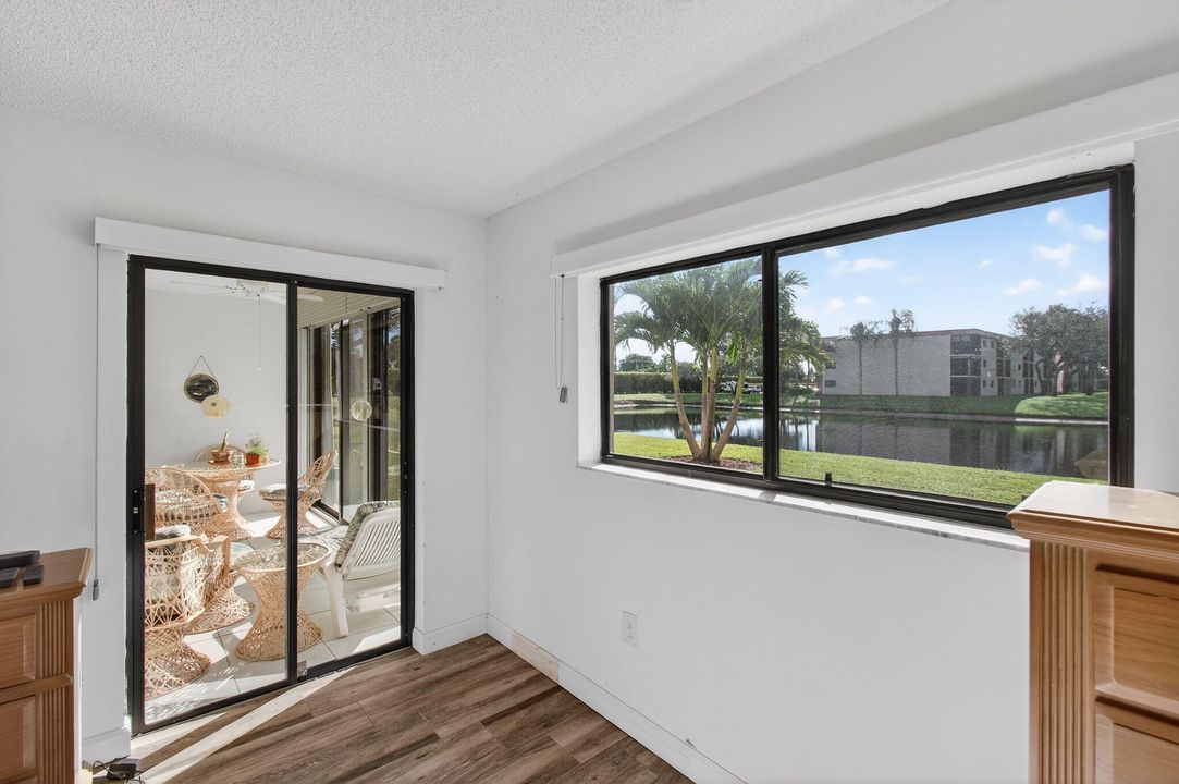 For Sale: $189,900 (2 beds, 2 baths, 1362 Square Feet)