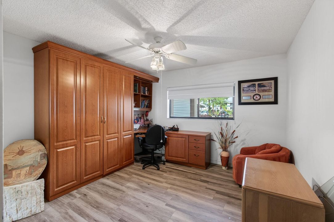For Sale: $189,900 (2 beds, 2 baths, 1362 Square Feet)