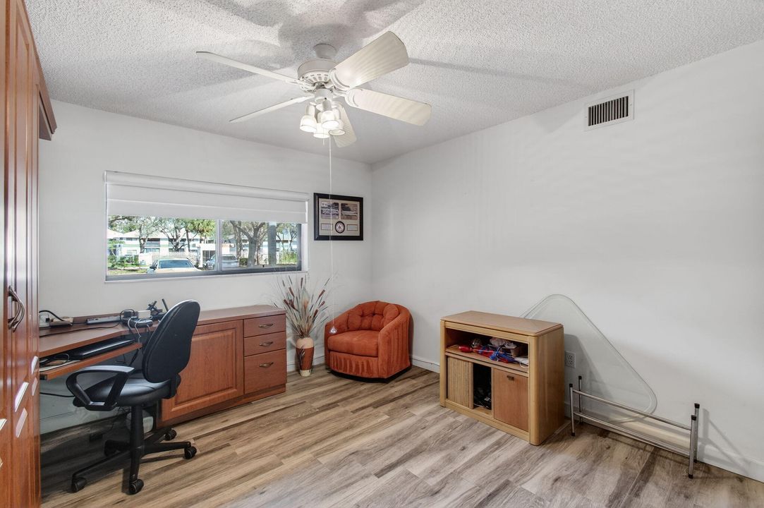 For Sale: $189,900 (2 beds, 2 baths, 1362 Square Feet)