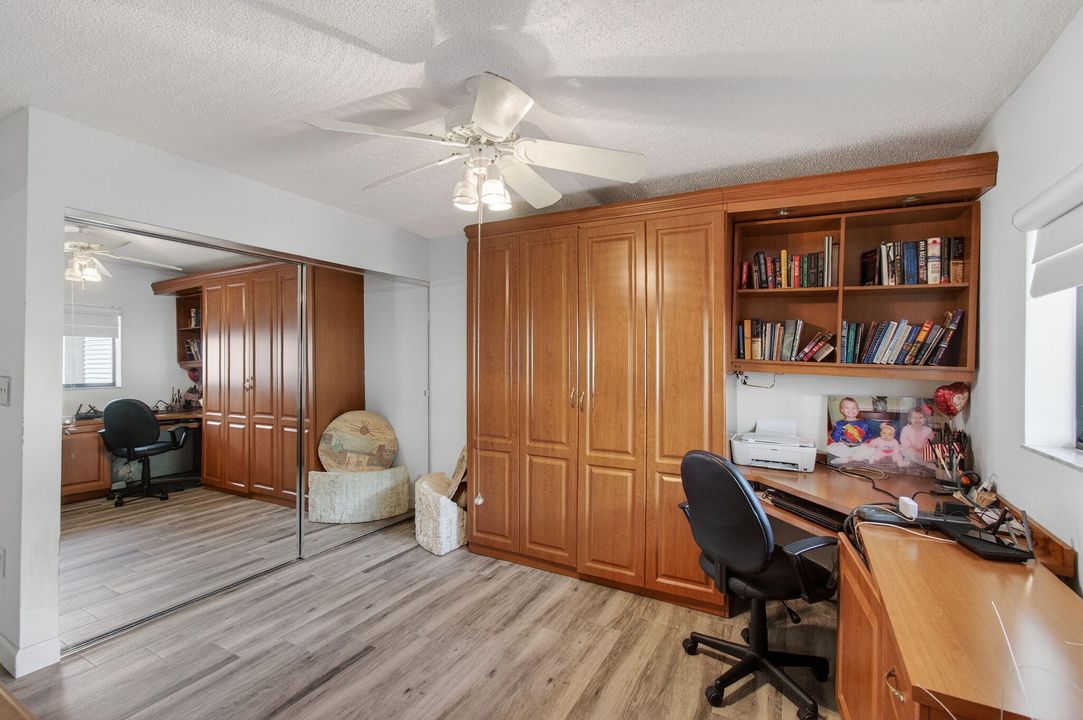 For Sale: $189,900 (2 beds, 2 baths, 1362 Square Feet)