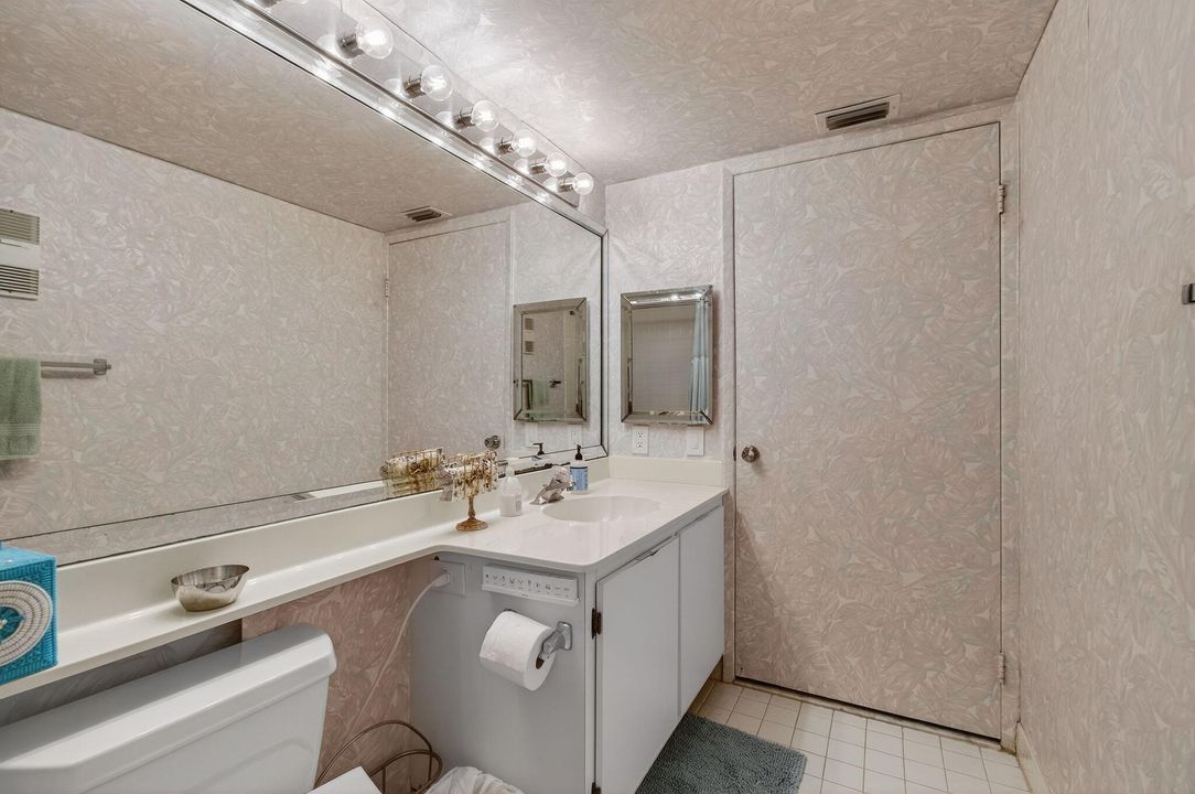 For Sale: $189,900 (2 beds, 2 baths, 1362 Square Feet)