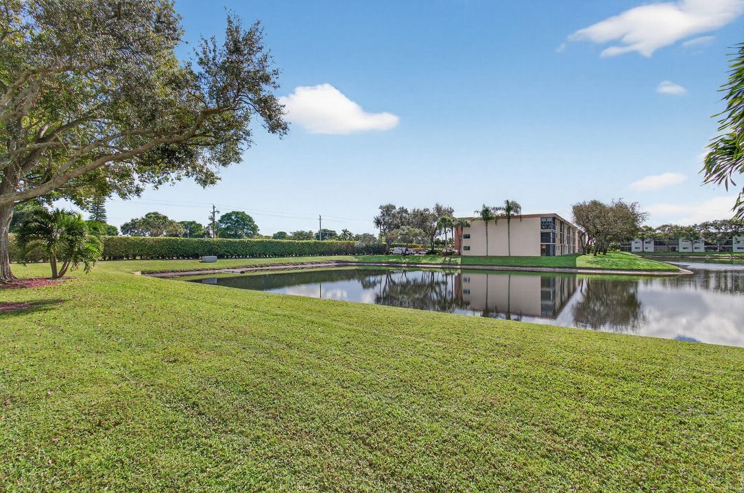 For Sale: $189,900 (2 beds, 2 baths, 1362 Square Feet)