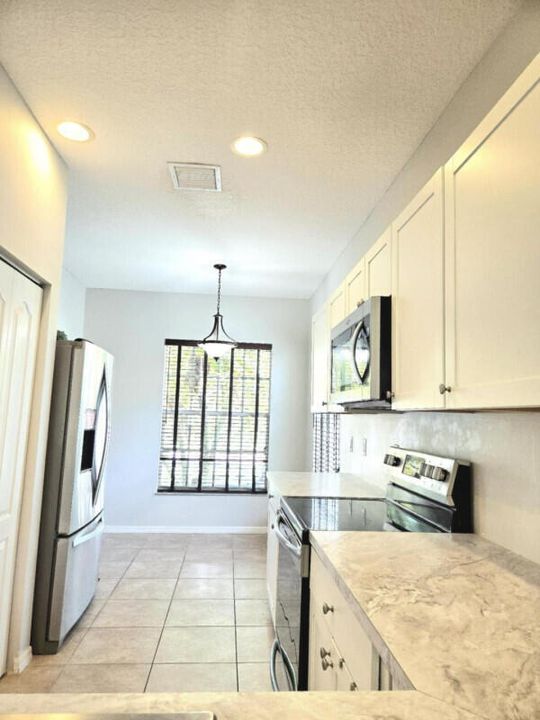 En Venta: $349,500 (3 camas, 2 baños, 1761 Pies cuadrados)