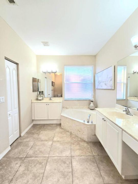 En Venta: $349,500 (3 camas, 2 baños, 1761 Pies cuadrados)