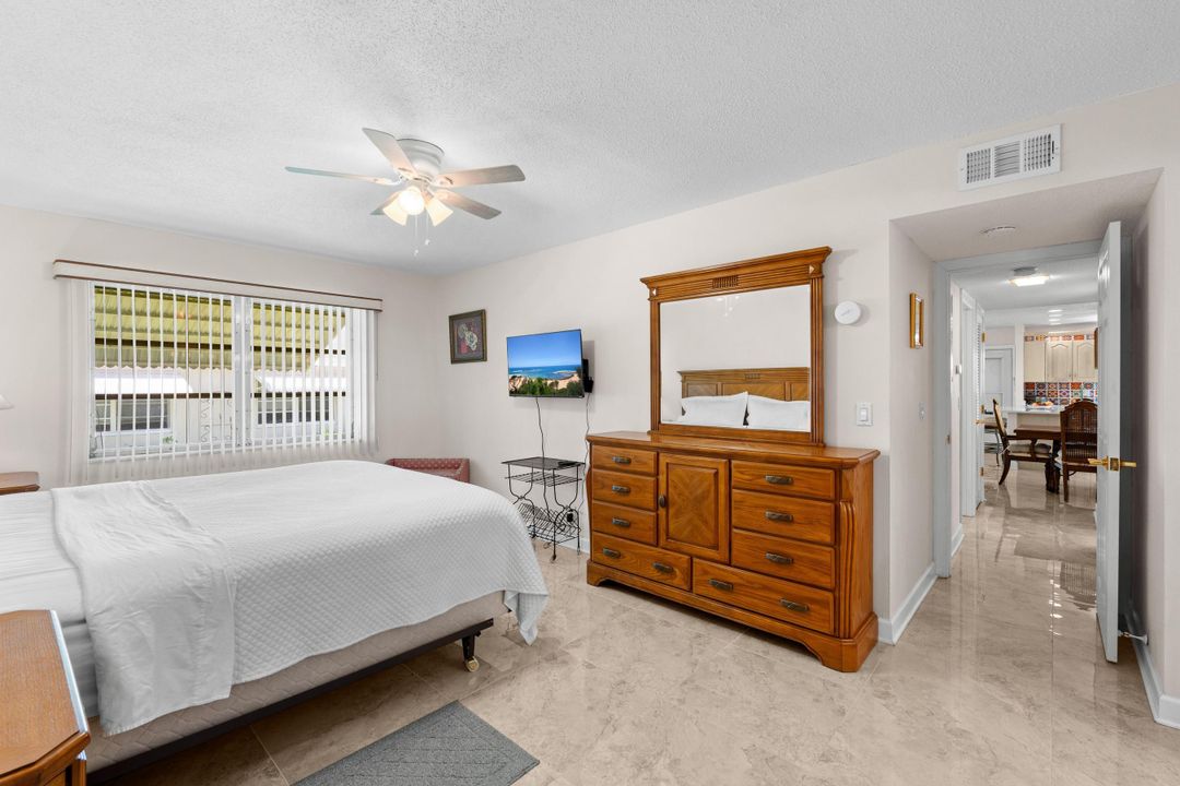 For Sale: $199,950 (2 beds, 2 baths, 1012 Square Feet)