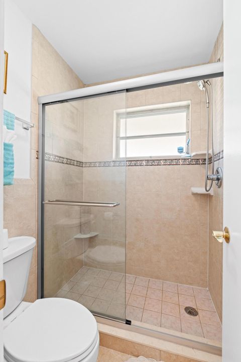 For Sale: $199,950 (2 beds, 2 baths, 1012 Square Feet)