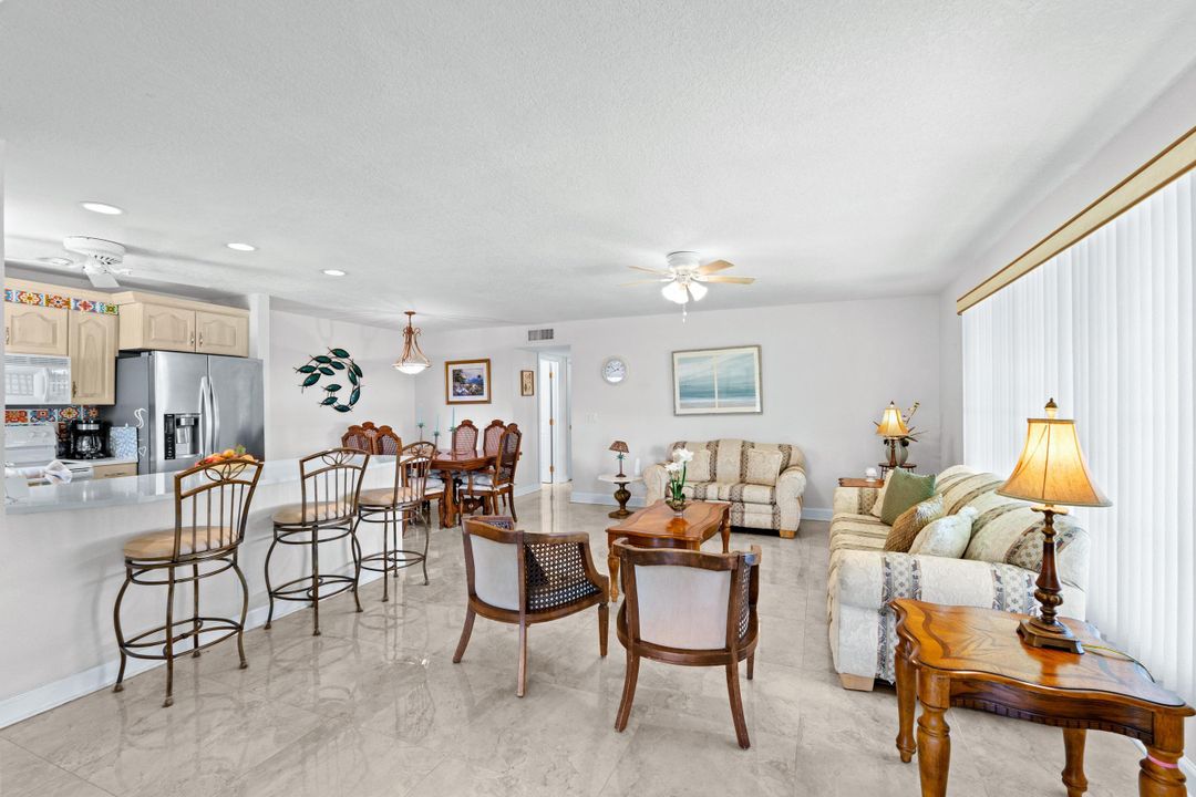 For Sale: $199,950 (2 beds, 2 baths, 1012 Square Feet)