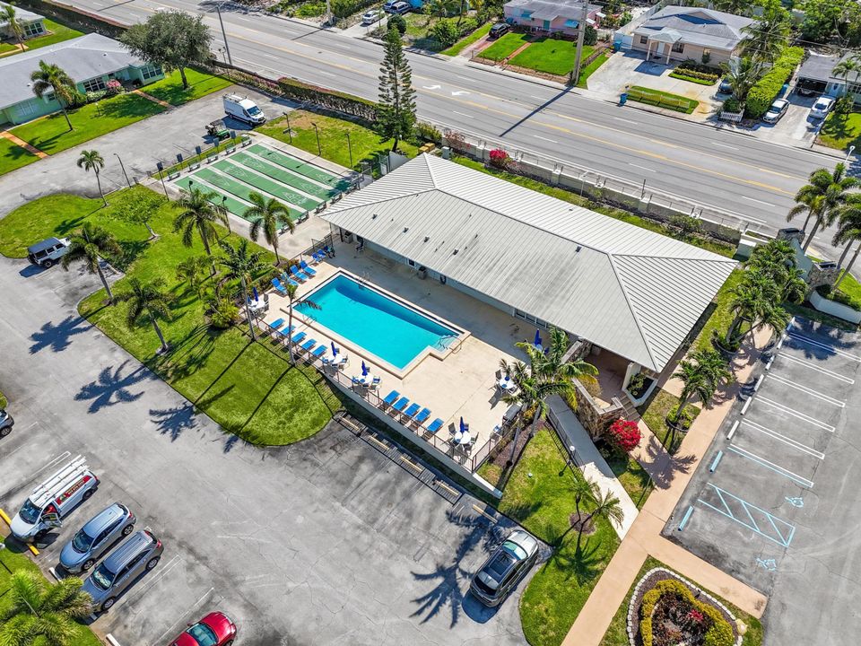 For Sale: $199,950 (2 beds, 2 baths, 1012 Square Feet)