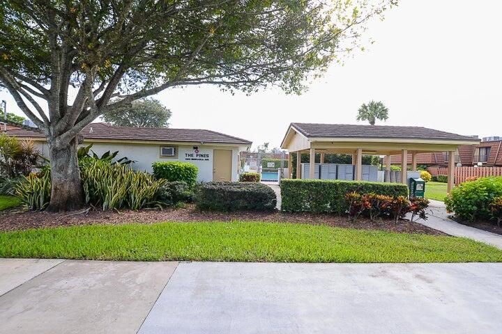 待售: $175,000 (2 贝兹, 1 浴室, 1328 平方英尺)