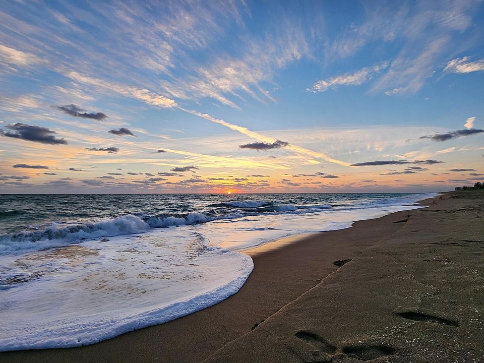 待售: $175,000 (2 贝兹, 1 浴室, 1328 平方英尺)