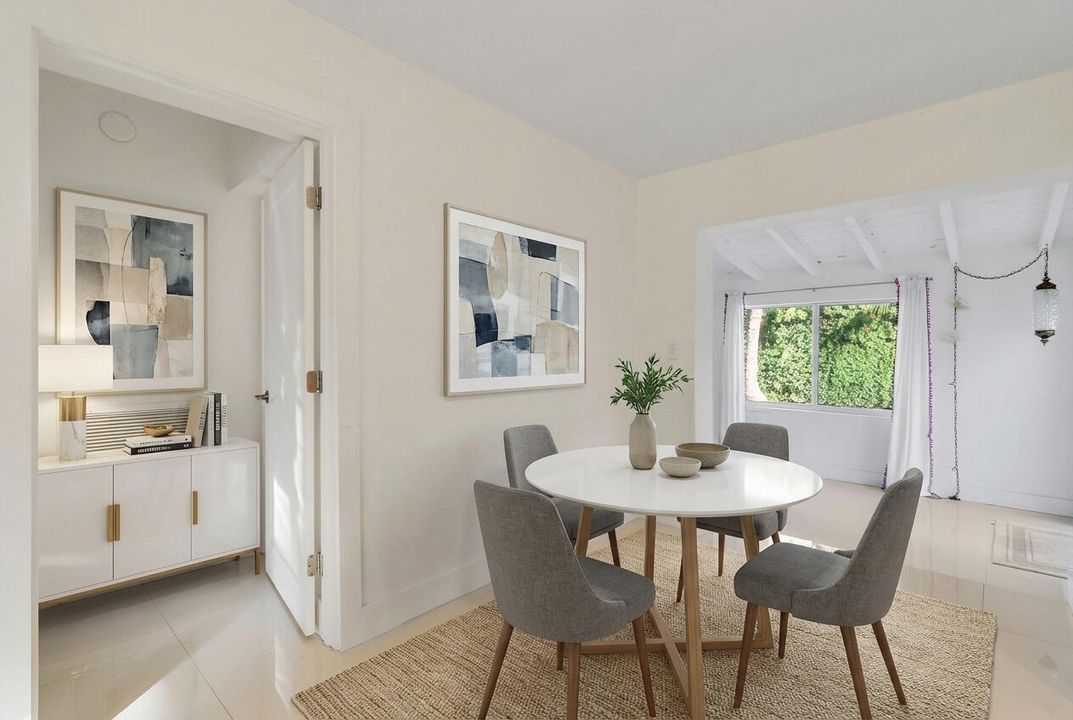 Под контрактом: $729,000 (3 спален, 2 ванн, 1363 Квадратных фут)