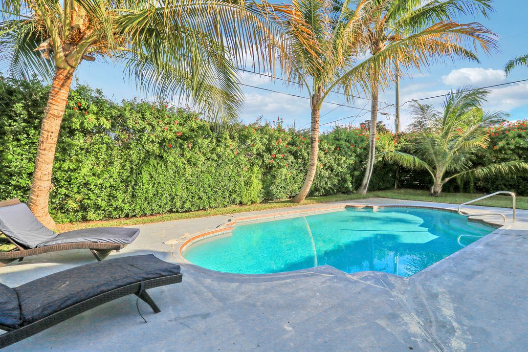 Под контрактом: $729,000 (3 спален, 2 ванн, 1363 Квадратных фут)