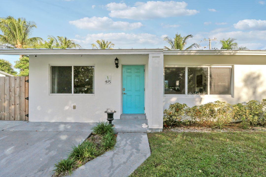 Под контрактом: $729,000 (3 спален, 2 ванн, 1363 Квадратных фут)