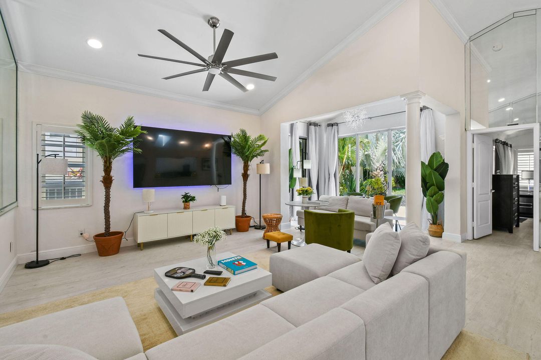 En Venta: $529,000 (3 camas, 2 baños, 1567 Pies cuadrados)