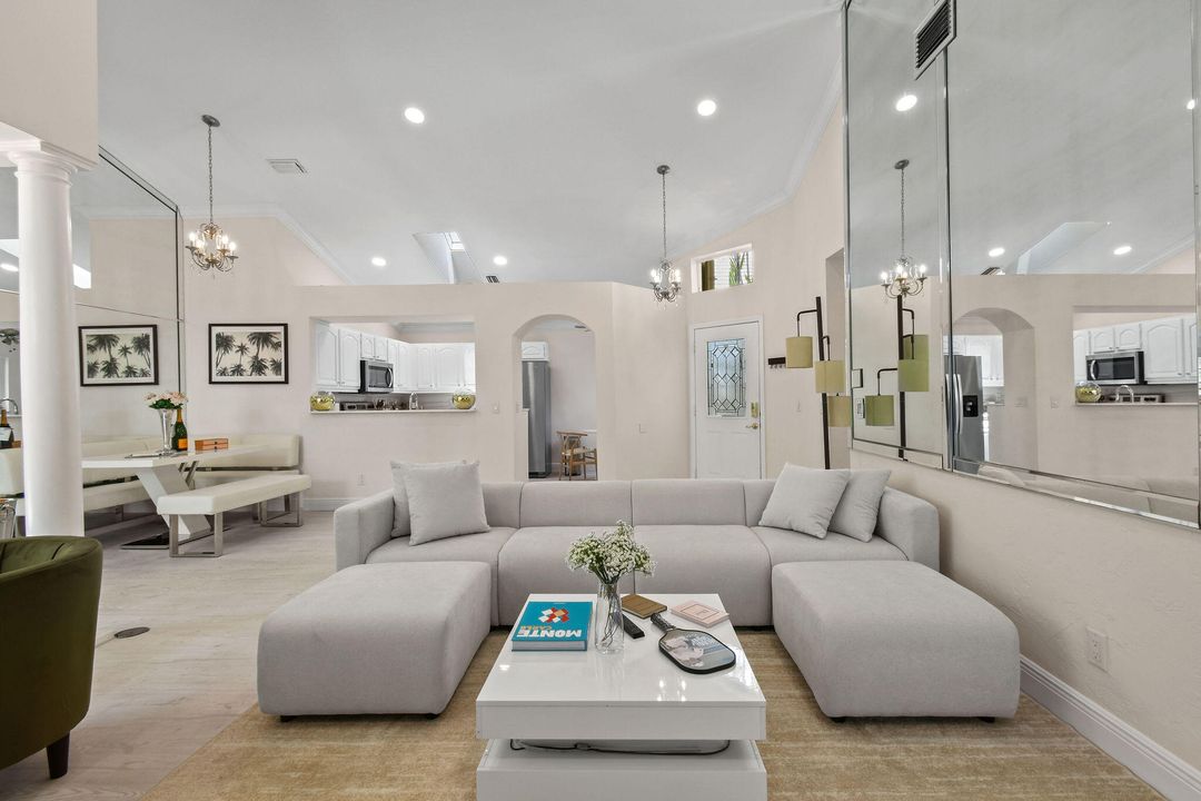 En Venta: $529,000 (3 camas, 2 baños, 1567 Pies cuadrados)