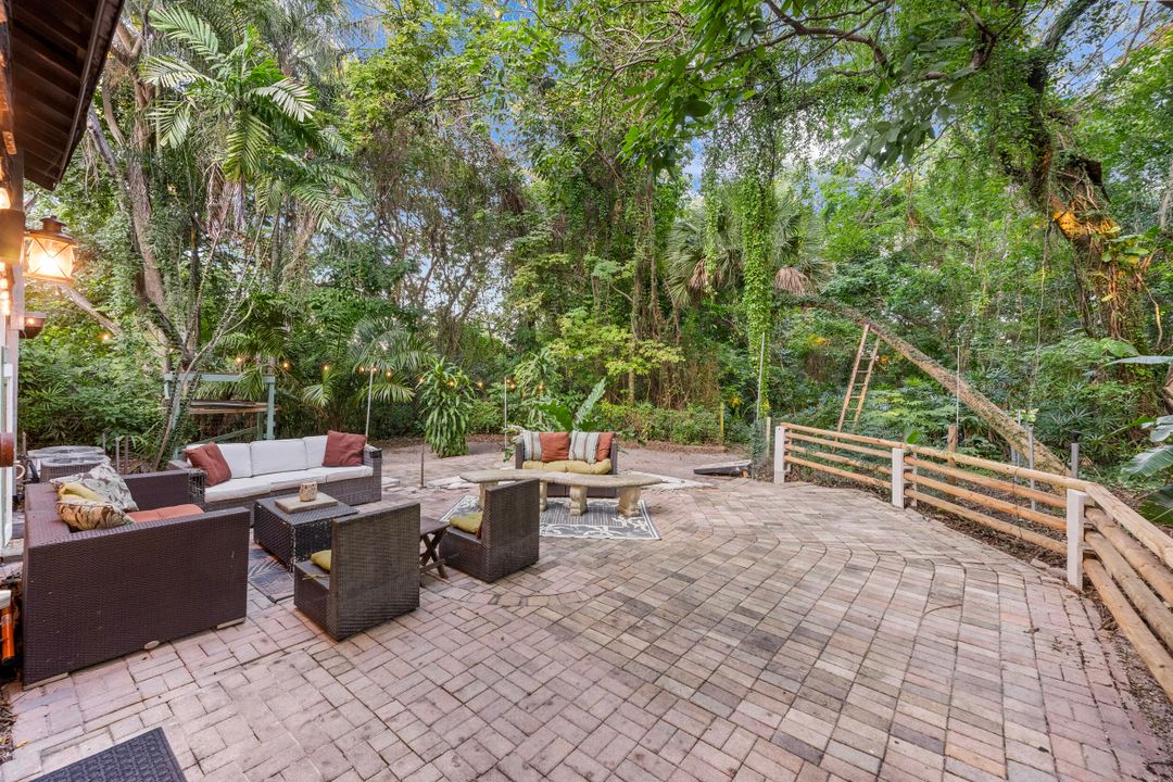 На продажу: $1,200,000 (3 спален, 2 ванн, 1696 Квадратных фут)