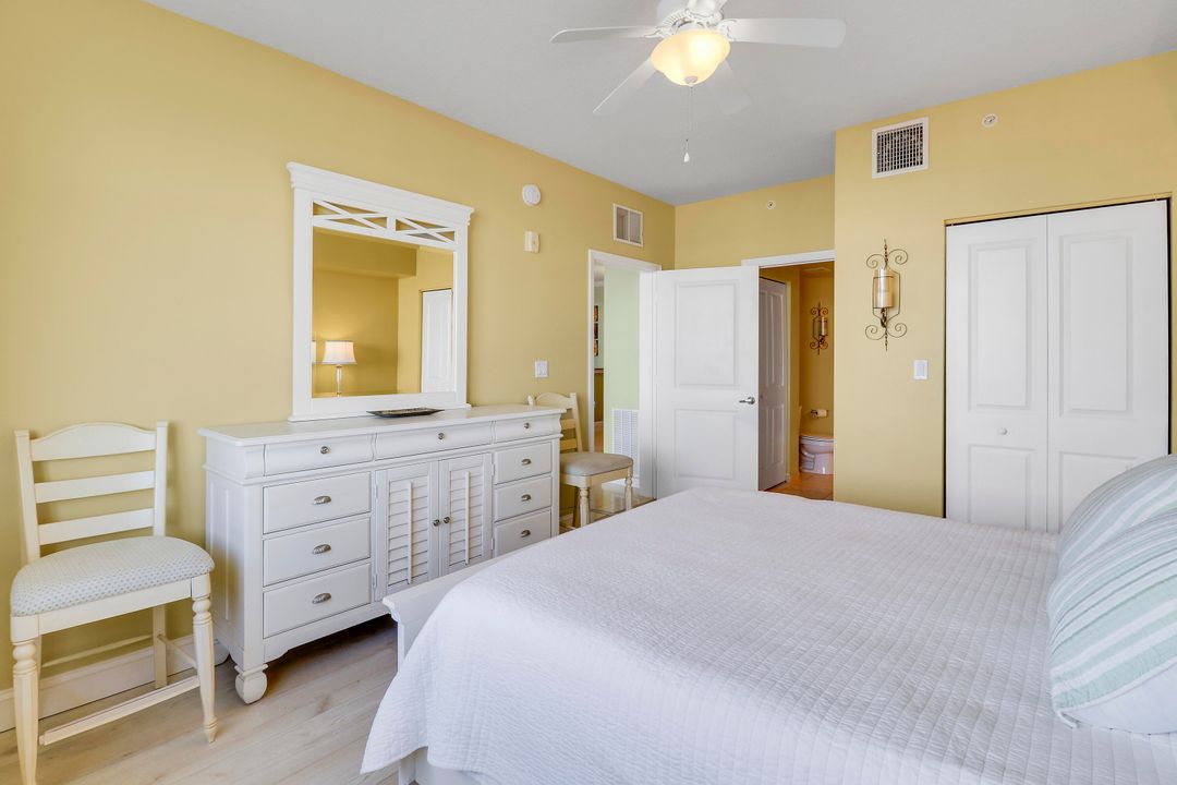 For Sale: $363,500 (2 beds, 2 baths, 1082 Square Feet)