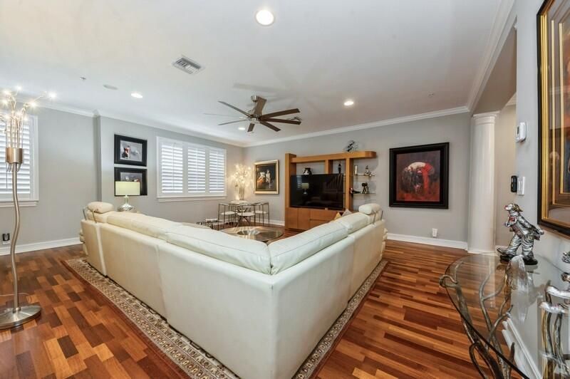 En Venta: $995,000 (3 camas, 3 baños, 1873 Pies cuadrados)