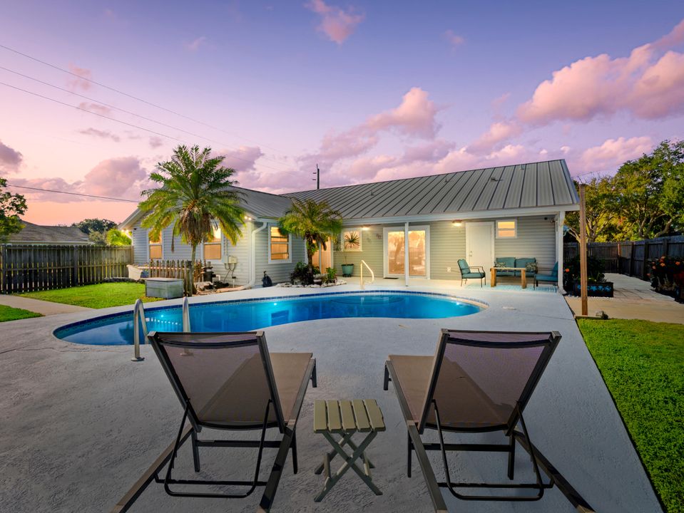 For Sale: $424,900 (3 beds, 2 baths, 1711 Square Feet)