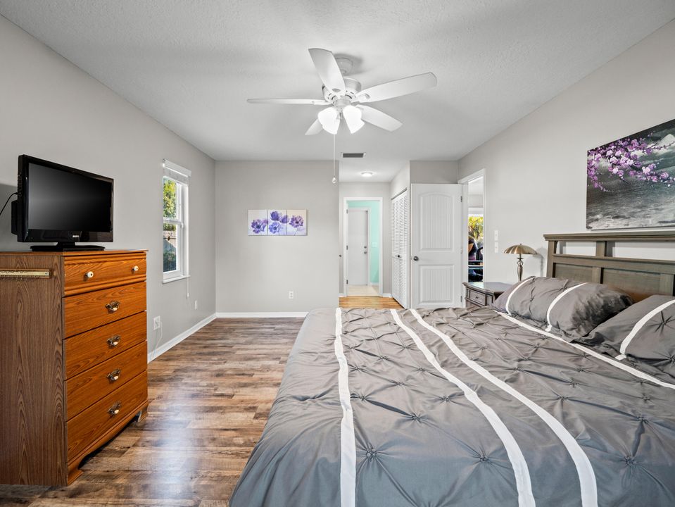 For Sale: $424,900 (3 beds, 2 baths, 1711 Square Feet)