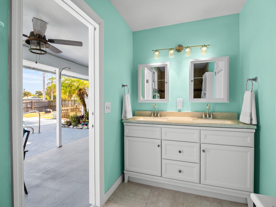 For Sale: $424,900 (3 beds, 2 baths, 1711 Square Feet)