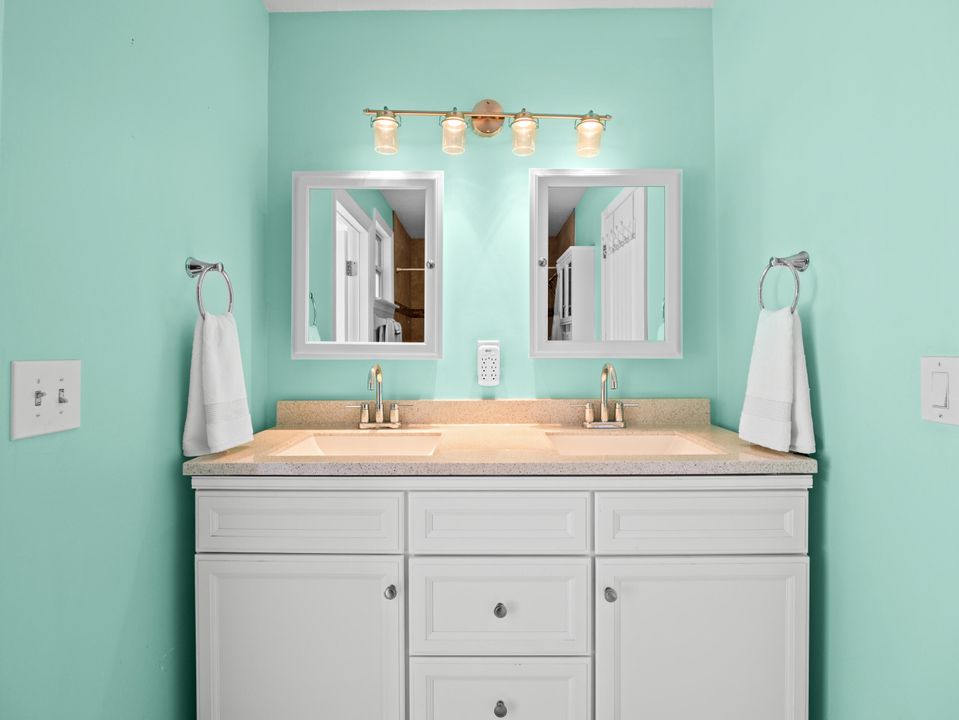 For Sale: $424,900 (3 beds, 2 baths, 1711 Square Feet)