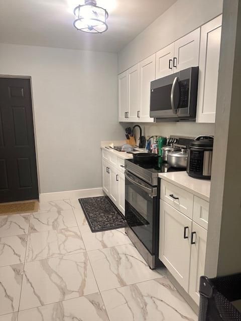 For Rent: $2,000 (8 beds, 4 baths, 3248 Square Feet)