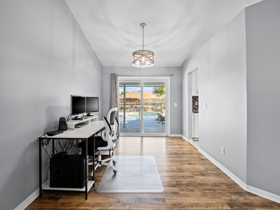 For Sale: $424,900 (3 beds, 2 baths, 1711 Square Feet)