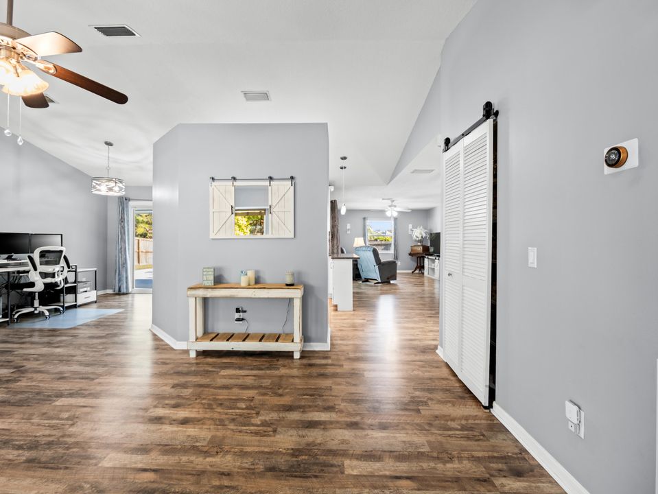 For Sale: $424,900 (3 beds, 2 baths, 1711 Square Feet)