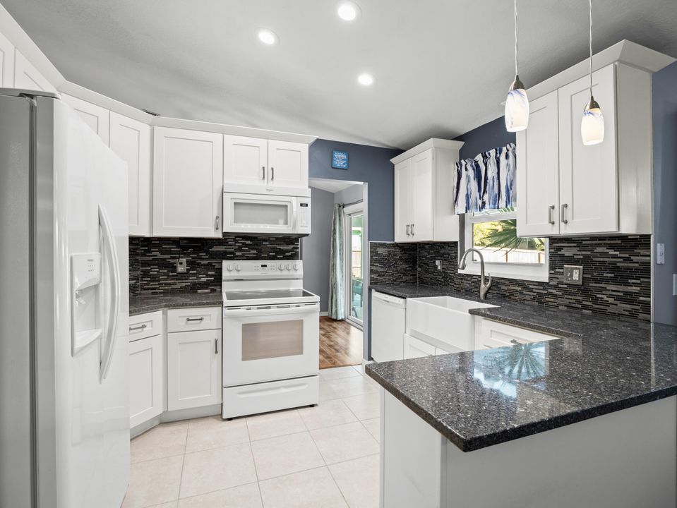 For Sale: $424,900 (3 beds, 2 baths, 1711 Square Feet)