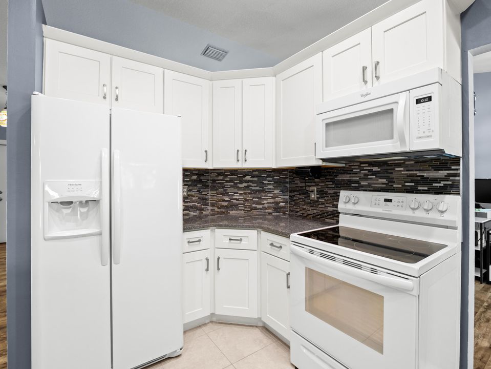 For Sale: $424,900 (3 beds, 2 baths, 1711 Square Feet)