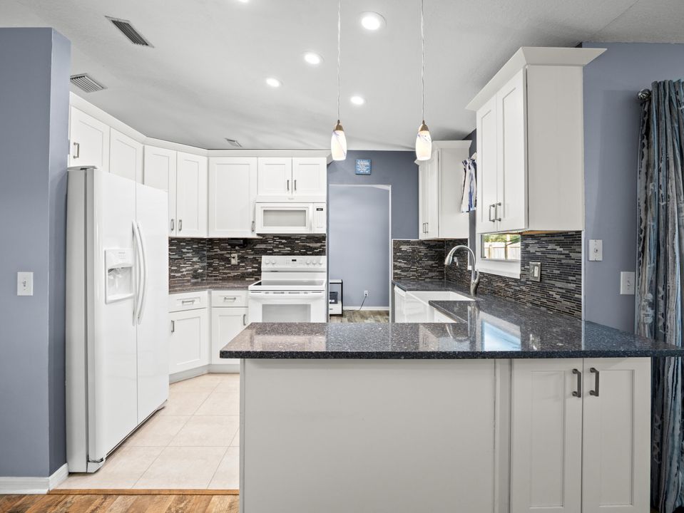 For Sale: $424,900 (3 beds, 2 baths, 1711 Square Feet)