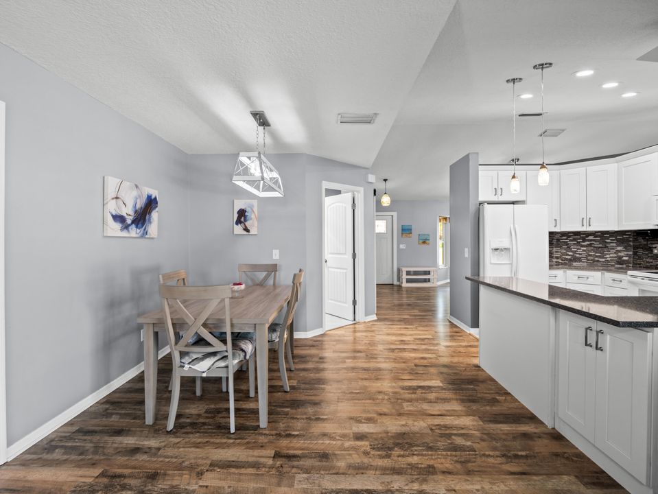 For Sale: $424,900 (3 beds, 2 baths, 1711 Square Feet)