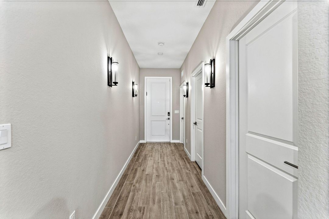 En Venta: $599,888 (4 camas, 2 baños, 1730 Pies cuadrados)