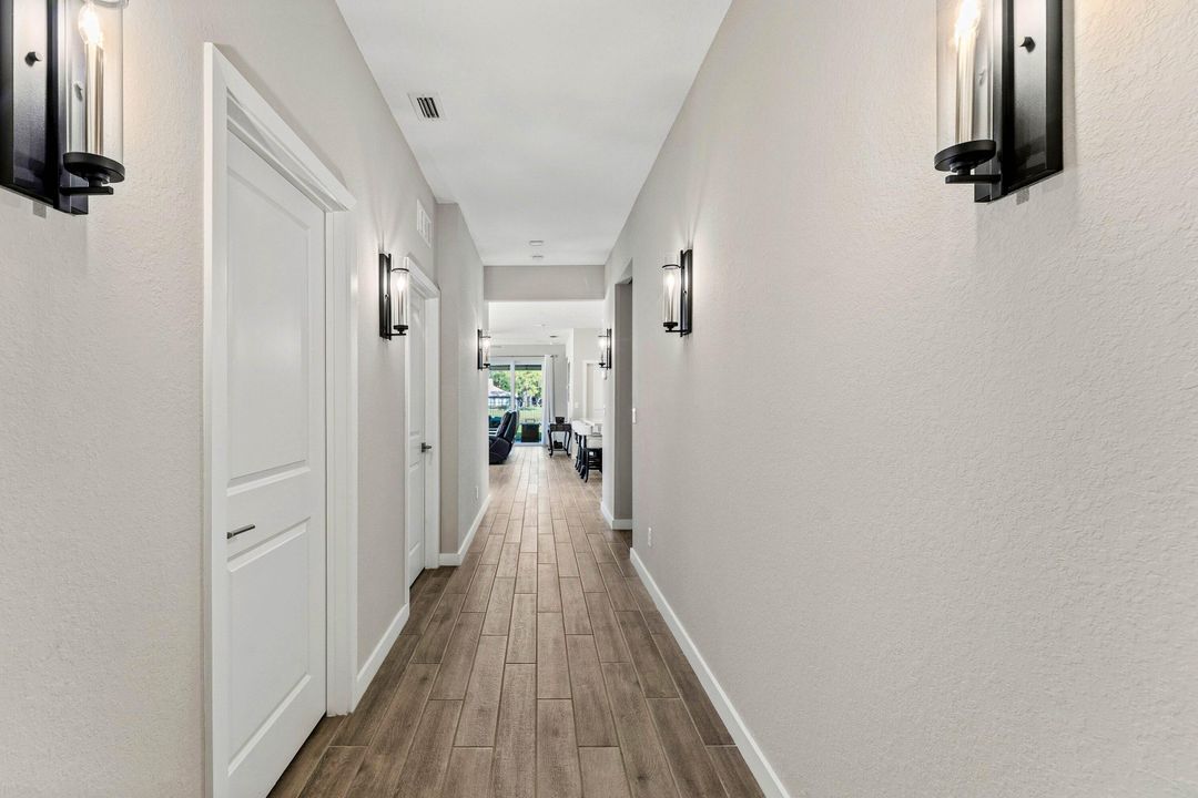 En Venta: $599,888 (4 camas, 2 baños, 1730 Pies cuadrados)