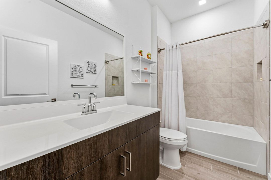 En Venta: $599,888 (4 camas, 2 baños, 1730 Pies cuadrados)