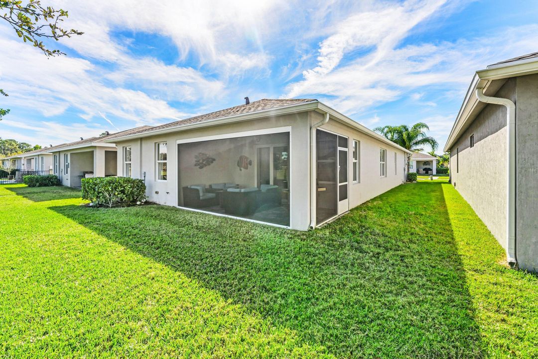 En Venta: $599,888 (4 camas, 2 baños, 1730 Pies cuadrados)