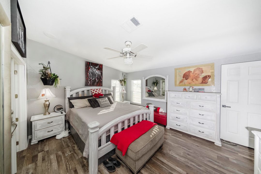 На продажу: $369,000 (4 спален, 2 ванн, 2094 Квадратных фут)