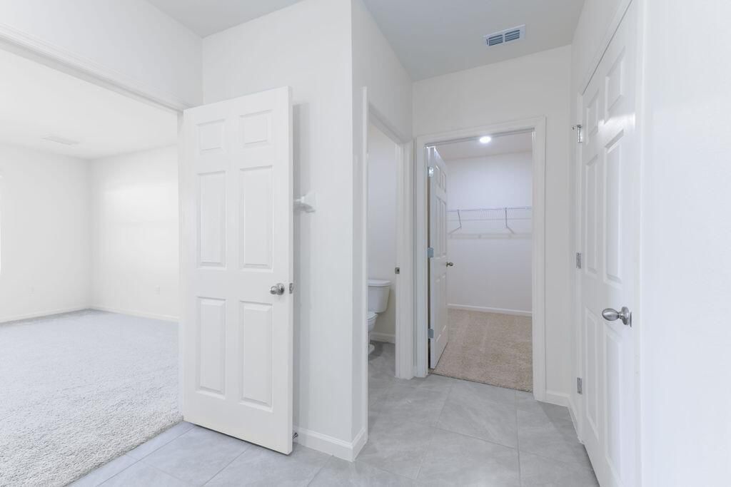 出租: $3,000 (4 贝兹, 2 浴室, 1915 平方英尺)