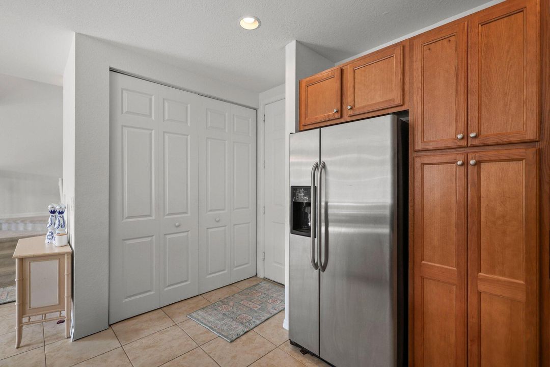 На продажу: $569,999 (3 спален, 2 ванн, 1814 Квадратных фут)