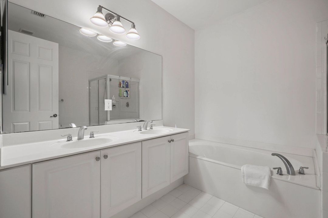 На продажу: $569,999 (3 спален, 2 ванн, 1814 Квадратных фут)