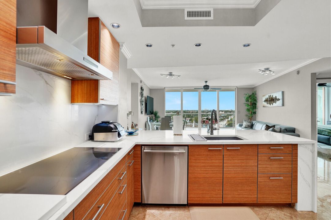 For Sale: $1,295,000 (2 beds, 2 baths, 1470 Square Feet)