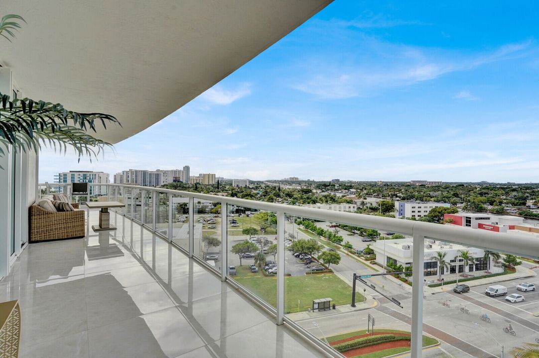 For Sale: $1,295,000 (2 beds, 2 baths, 1470 Square Feet)