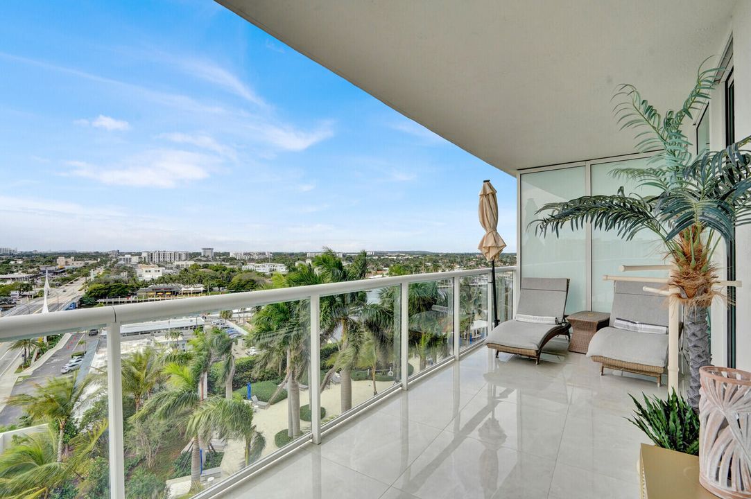 For Sale: $1,295,000 (2 beds, 2 baths, 1470 Square Feet)