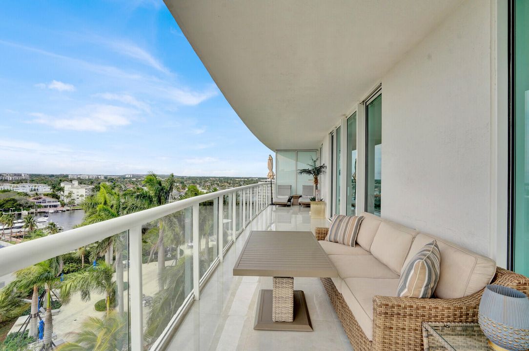 For Sale: $1,295,000 (2 beds, 2 baths, 1470 Square Feet)