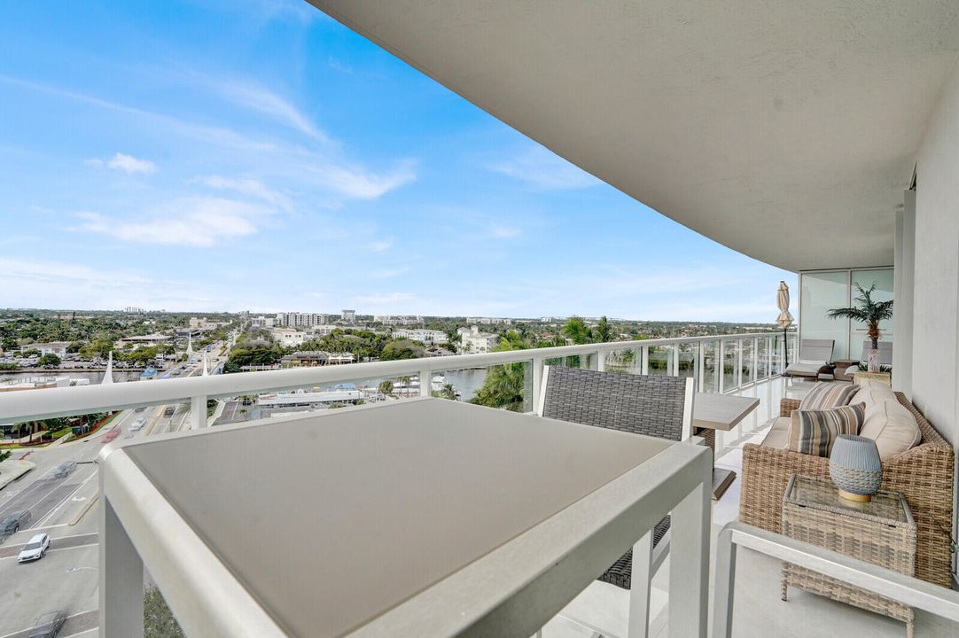 For Sale: $1,295,000 (2 beds, 2 baths, 1470 Square Feet)